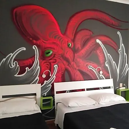 X Hotel 2*
