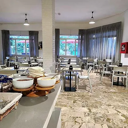 Hotel X 2*